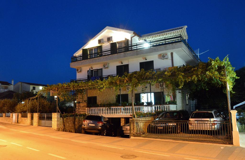 Apartments "Ruza" Vodice Room photo